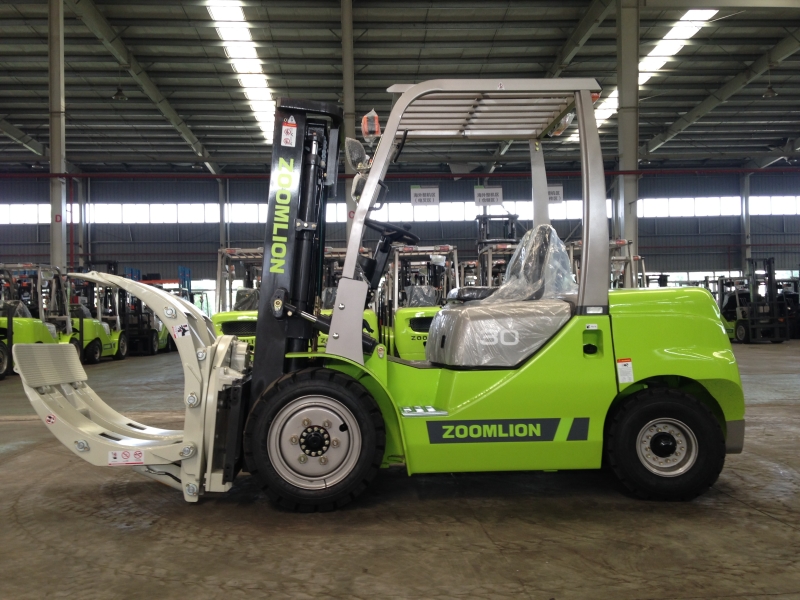 SNSC FD30 3T Diesel Forklift with Paper Roll Clamp to VIETNAM