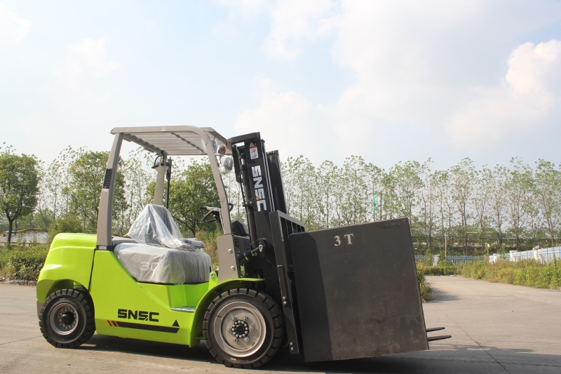 SNSC FD30 3T Diesel Forklift to BANGLADESH