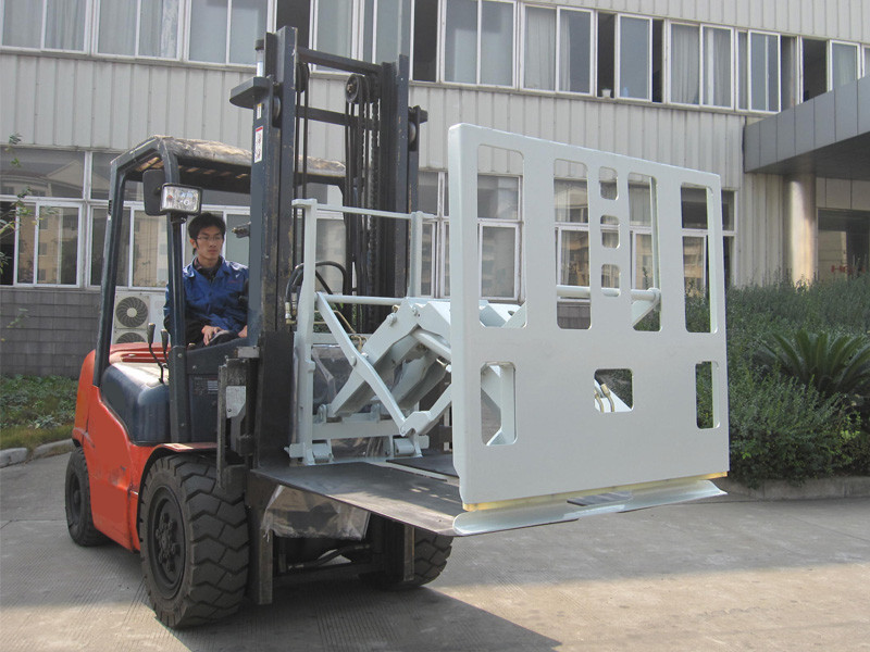 Forklift With Pushes