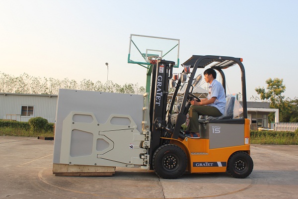 SNSC FD25 2.5T Diesel Forklift and FB15 Electric Forklift to TUNISIA