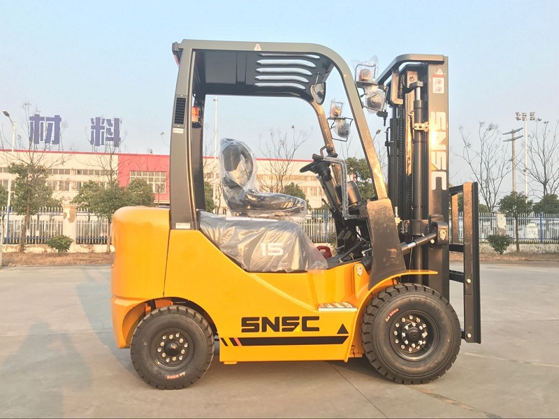 SNSC FL15 1.5T Gasoline Forklift Truck to Canada