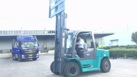 SNSC FD70 7T Diesel Forklift Truck to SENEGAL
