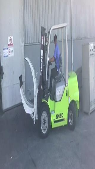 SNSC FD30 3.0T Diesel Forklift with Paper Roll Clamp to Kenya