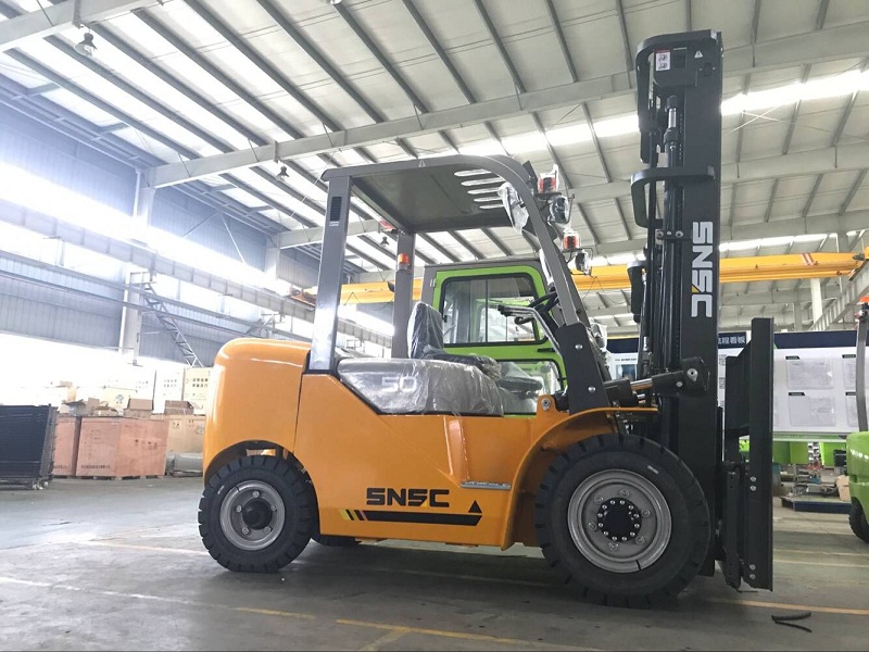 SNSC FD50 5T Diesel Forklift Truck to Peru