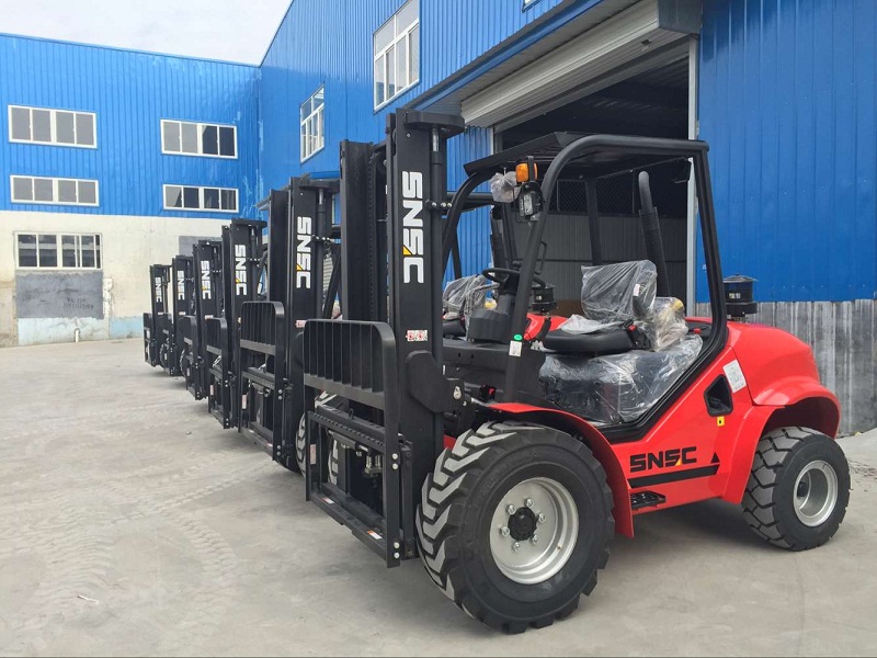 SNSC 3.5T 4x4 Rough Terrain Forklift Truck to Australia