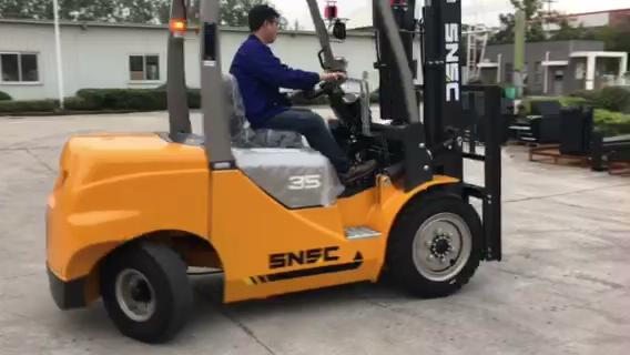 SNSC FD35 FD40 Forklift Truck to Mauritania
