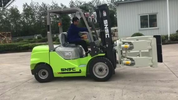 SNSC FD30 Forklift Truck with Paper Roll Clamp to Bangladesh