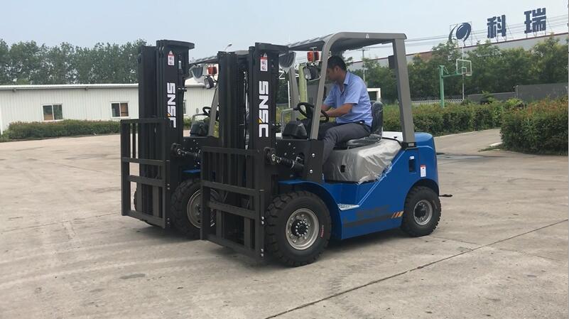 SNSC FD20 and FD35 Forklift to Ecuador