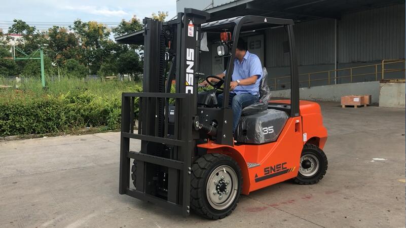 SNSC FD35 3.5T Diesel Forklift Truck to Rwanda