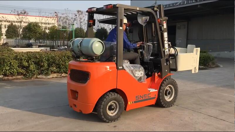SNSC FL20 Forklift with Paper Roll Clamp to Bulgaria