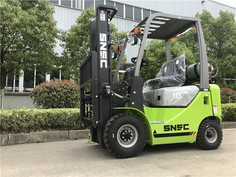 SNSC FL35 & FL18 LPG Gasoline Forklift Truck to Slovenia