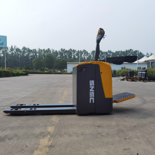 SNSC 2ton Electric  Pallet Truck to France