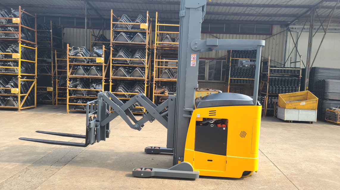 SNSC 2ton Electric Forklift Reach Truck To Philippines