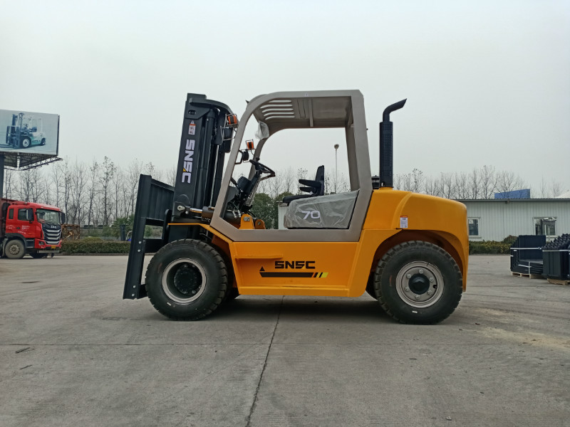 SNSC 7 ton FD70 Diesel  Forklift  to Chile