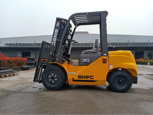 SNSC FD30 3 ton diesel forklift to UAE