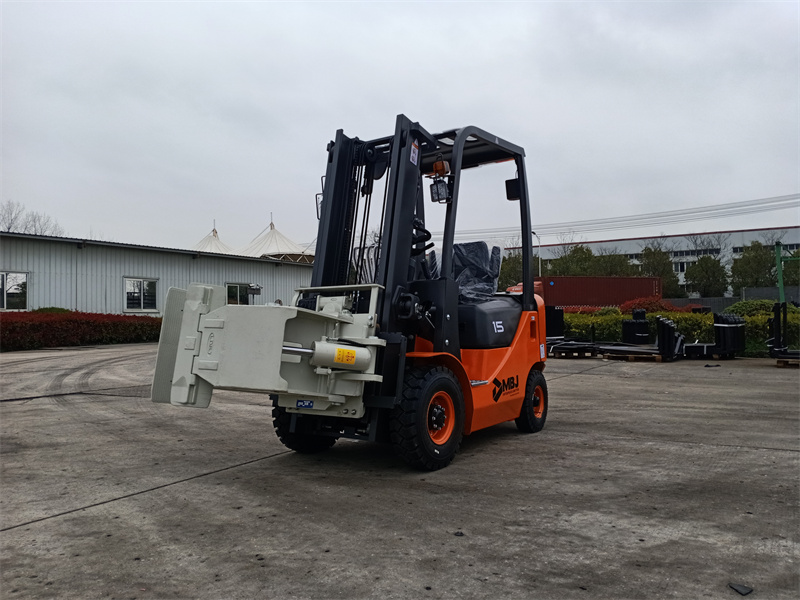 SNSC1.5 ton  Forklift  with paper roll clamp  to Guatemala